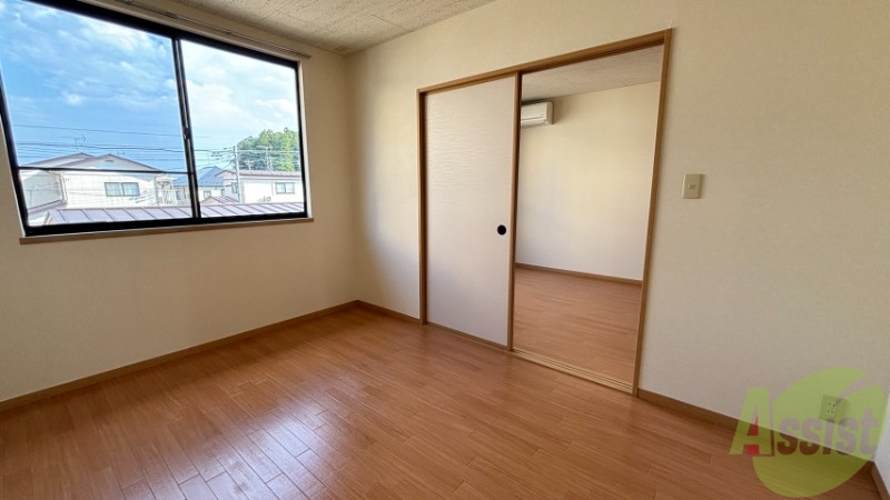 その他部屋・スペース　寝室になりそうな洋室です。シンプルで落ち着きますね。