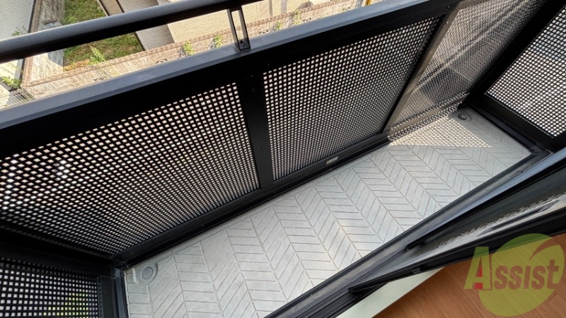 バルコニー　バルコニーは洗濯物を干すのに十分な広さがありますね。