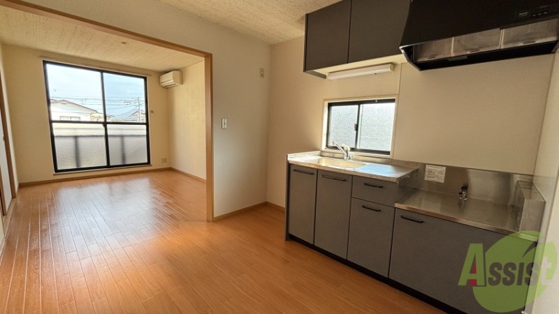 居室・リビング　きれいなＬＤＫが広がっていて居心地が良さそうですね。