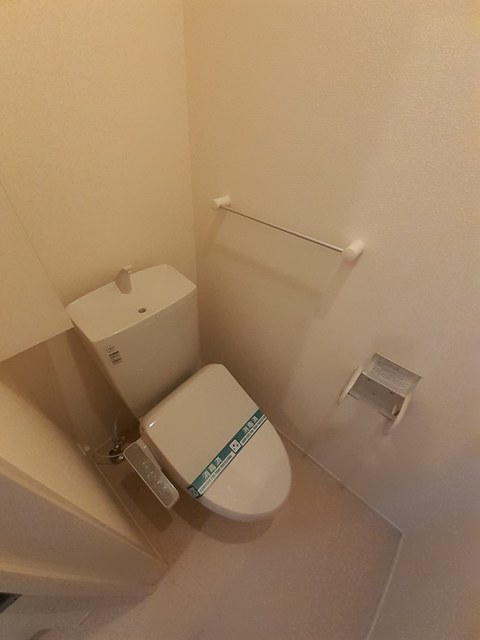 トイレ　ウォシュレット付きのトイレです＊