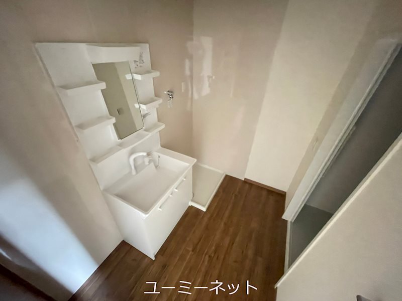 洗面設備　号室により反転タイプあり