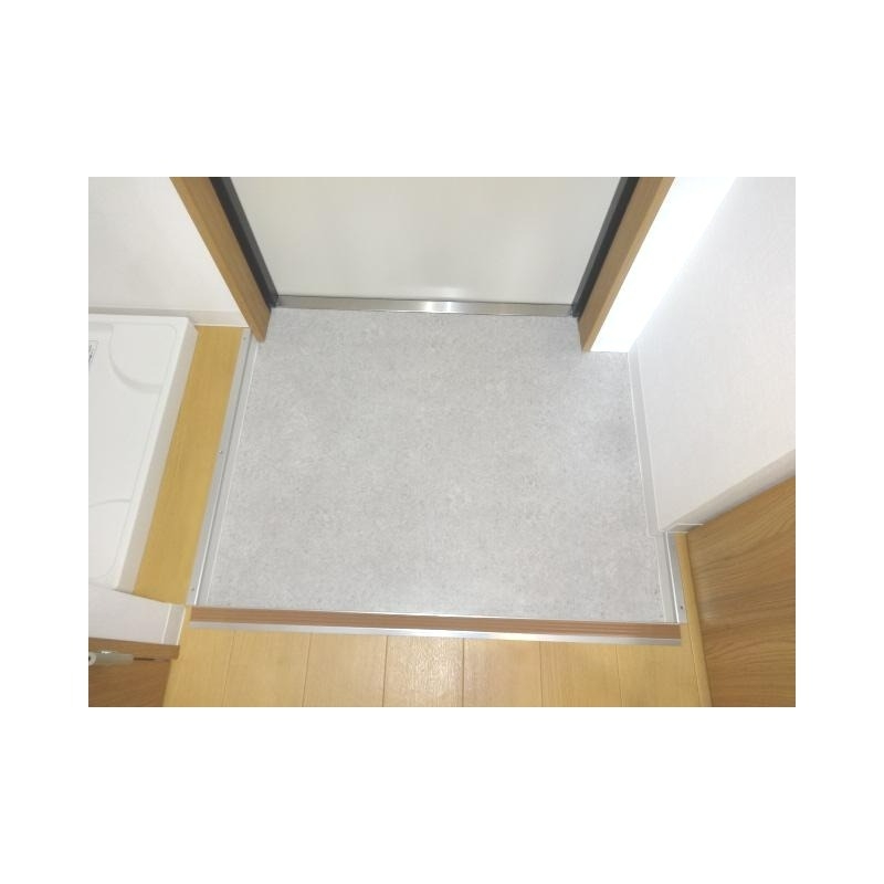 玄関　玄関はシンプルです。