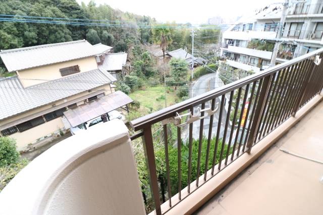 バルコニー　洗濯物はこちらです。