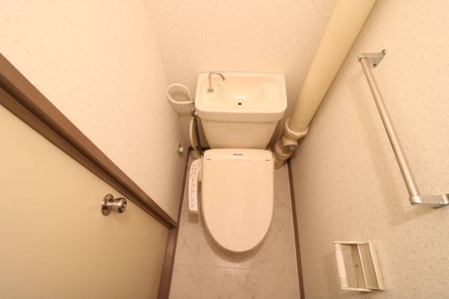 トイレ　清潔感のある空間です。