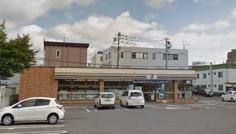 コンビニ　セブンイレブン（コンビニ）まで468m