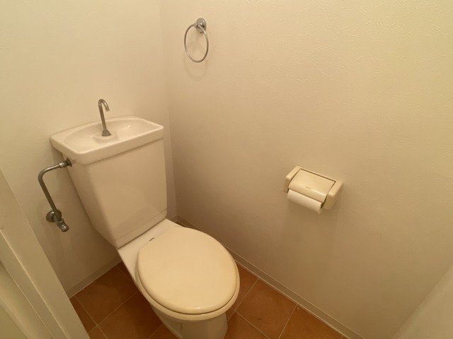 トイレ　ゆとりのある洋式トイレ