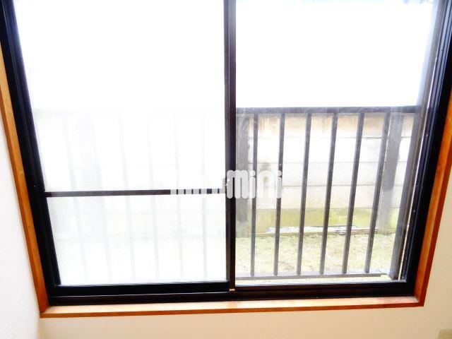 その他　大き目の窓です。