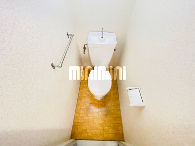 トイレ　浴室に鏡ついてます。