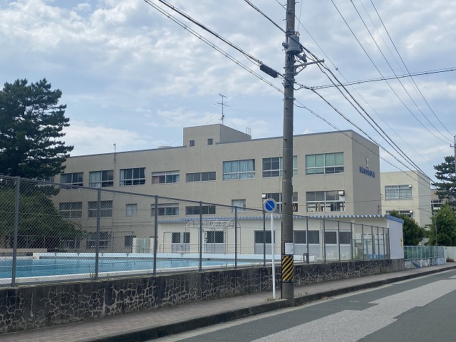 小学校　豊橋市立栄小学校（小学校）まで549m