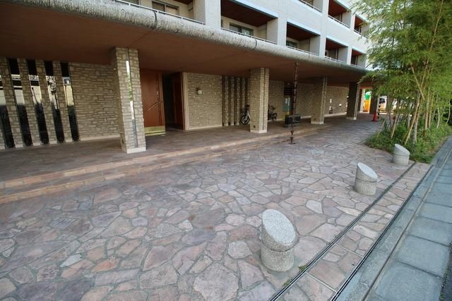 エントランス　☆正面玄関☆