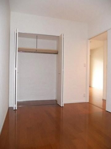 収納　★真ん中の洋室６帖★