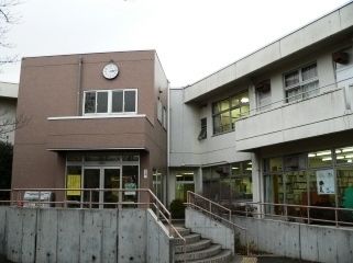 図書館　稲城第四図書館（図書館）まで275m