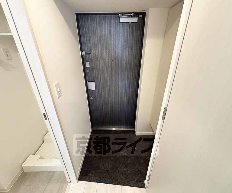 ソルテラス京都JUJO華の玄関写真