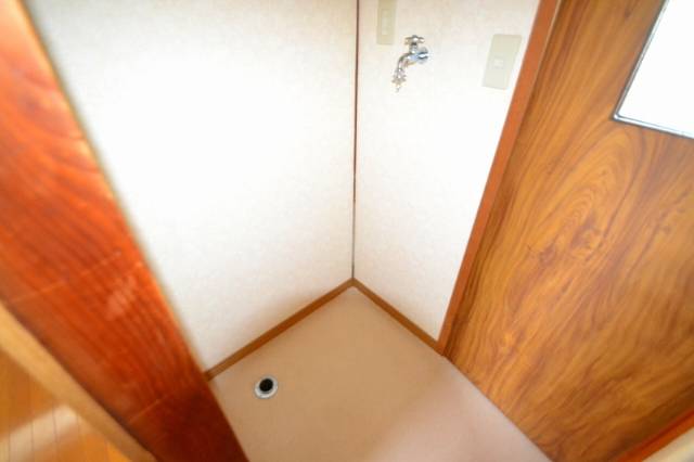 洗面設備　室内洗濯機置場です。