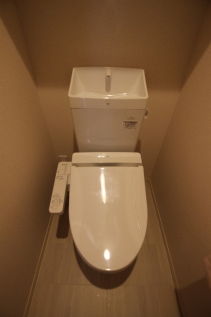トイレ　写真は別号室のものです。