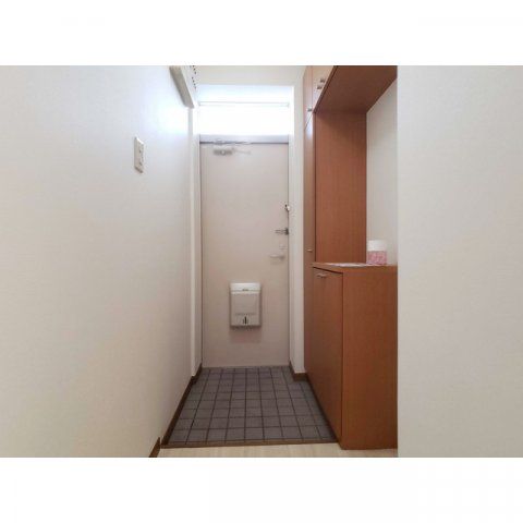 モダンピープルB棟の玄関写真
