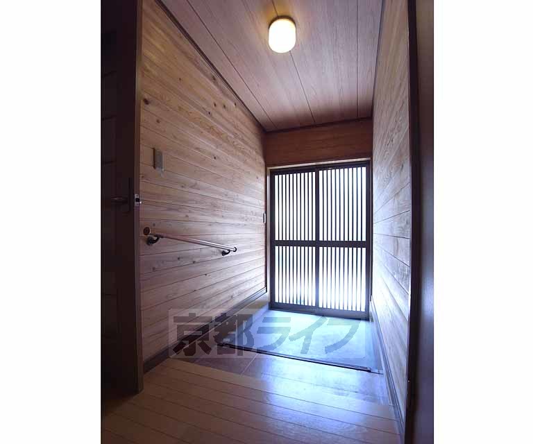 玄関　木の温かみのあるおしゃれな玄関です。