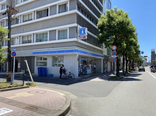 コンビニ　ローソン 鹿児島新屋敷店（コンビニ）まで247m