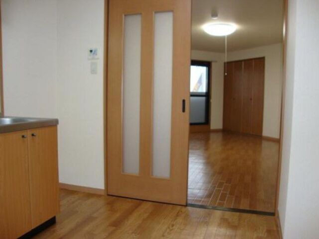 居室・リビング　※別号室のお写真のため現況優先