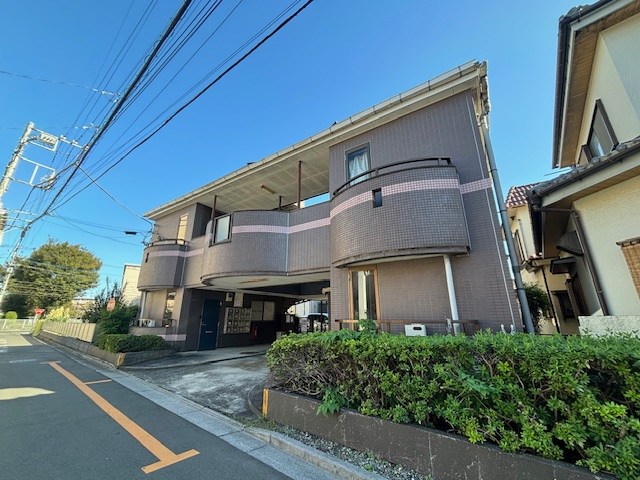 建物外観　鉄骨造