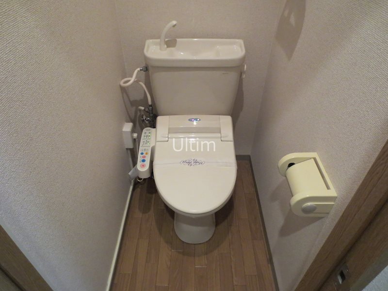 トイレ　別部屋のお写真です。ご参考までに！