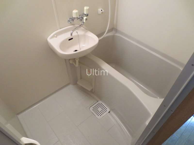 バス・シャワールーム　別部屋のお写真です。ご参考までに！