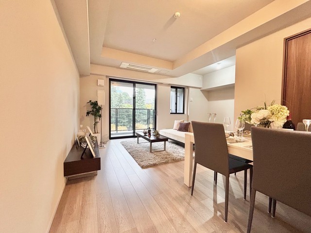 居室・リビング　ＬＤＫ　家具・雑貨類は入居前に撤去いたし