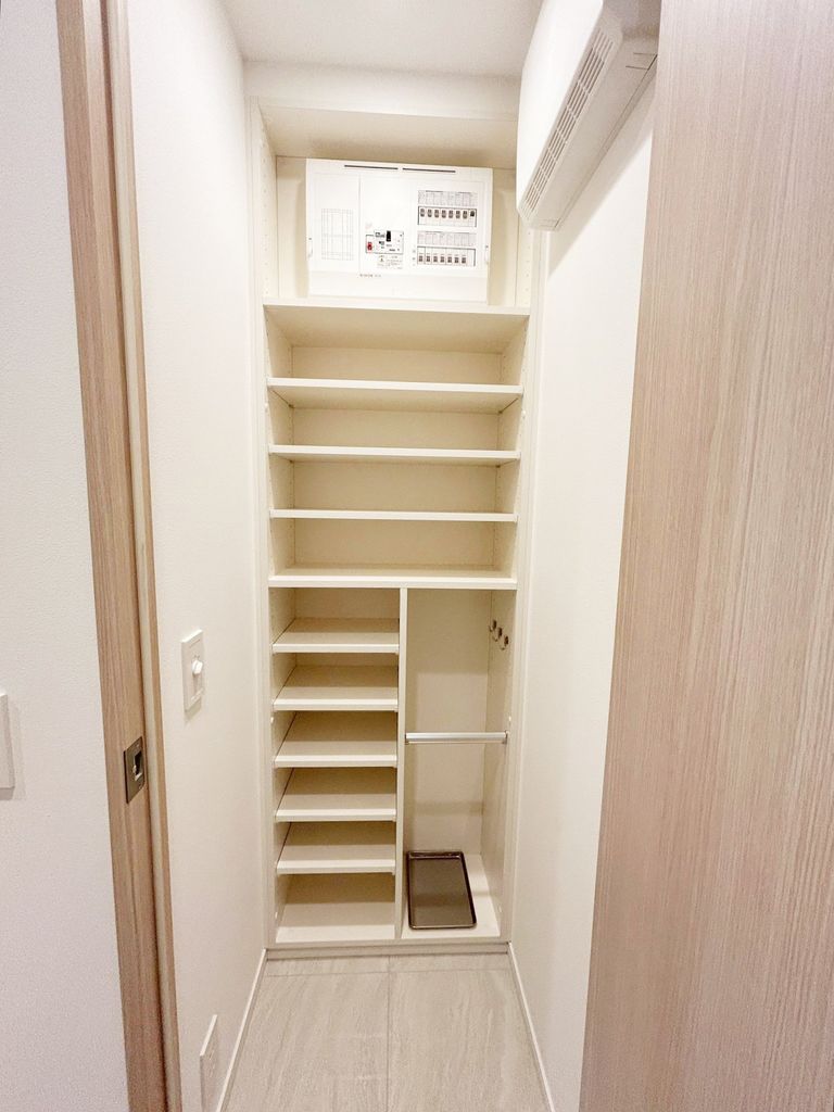 収納　シューズインクローゼット