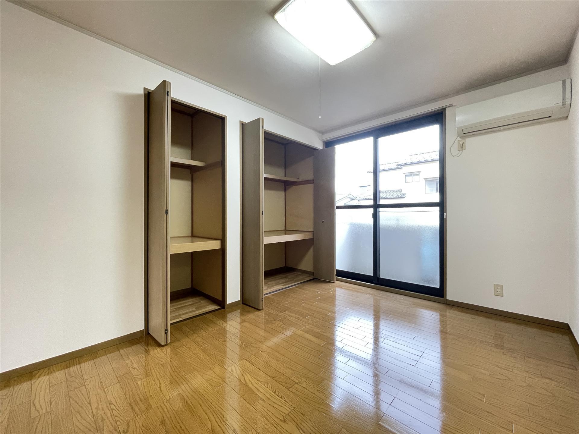 その他部屋・スペース　バルコニー側洋室6帖のお部屋です♪冷暖房完備☆