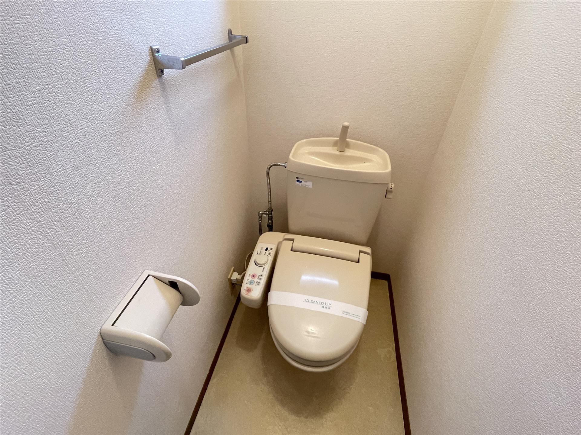 トイレ　ウォシュレット付きです！