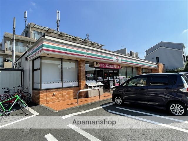 コンビニ　セブンイレブン（コンビニ）まで682m