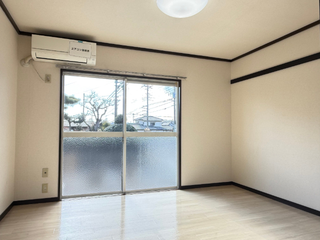 コーポリバティーの居間写真