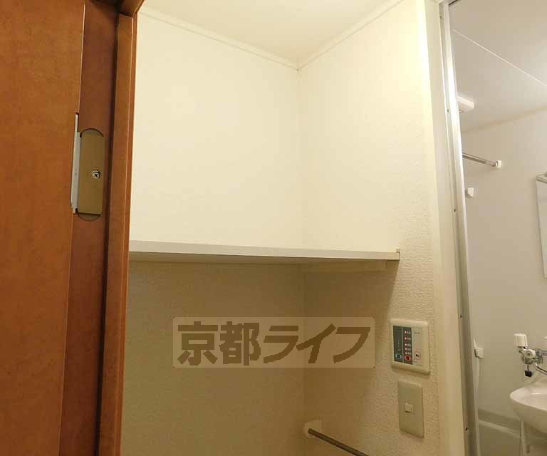 洗面設備　あると便利なちょっとした棚です！