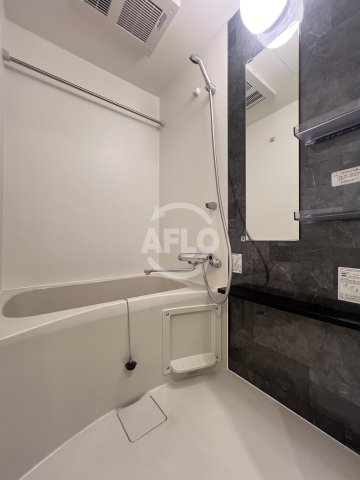 バス・シャワールーム　エスリードレジデンス ザ・グラン大阪福島クラス　浴室