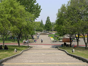 公園　久宝寺緑地（公園）まで1180m