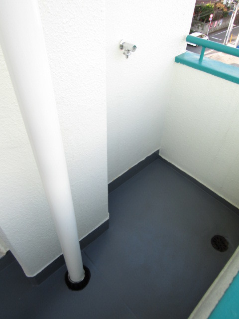 バルコニー　洗濯機置き場