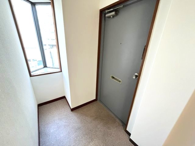 玄関　(参考)同マンション同間取り他部屋の写真