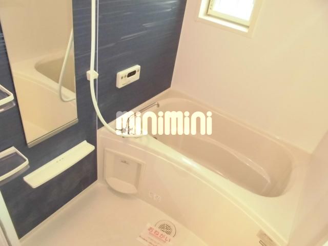 バス・シャワールーム　一日の疲れを癒しましょう。