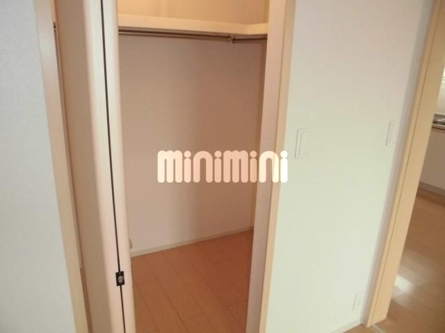 収納　お洋服収納できますね。