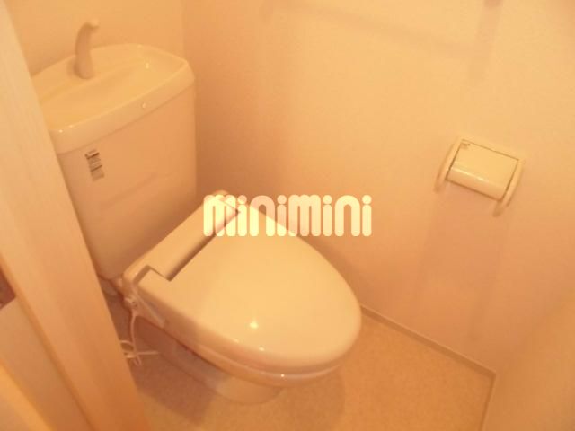 トイレ　ゆったりトイレスペースです。