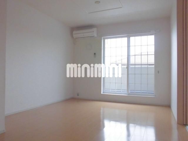 居室・リビング　明るいお部屋で快適に。