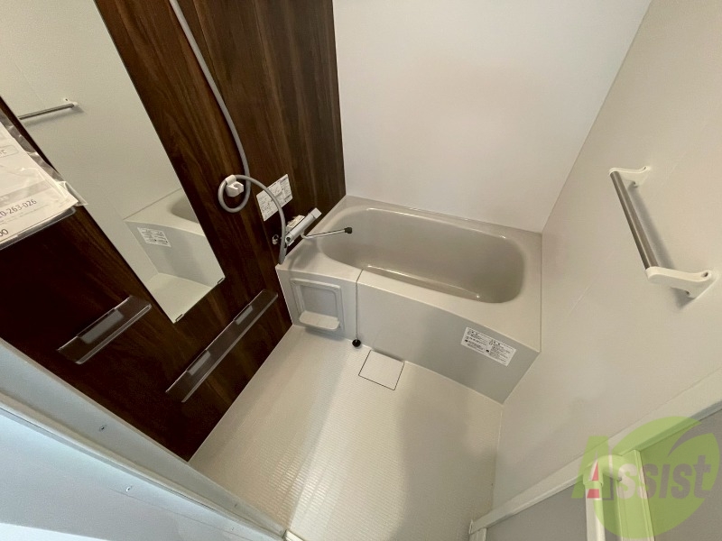 バス・シャワールーム　お風呂になります。一日の疲れを癒してくださいね。