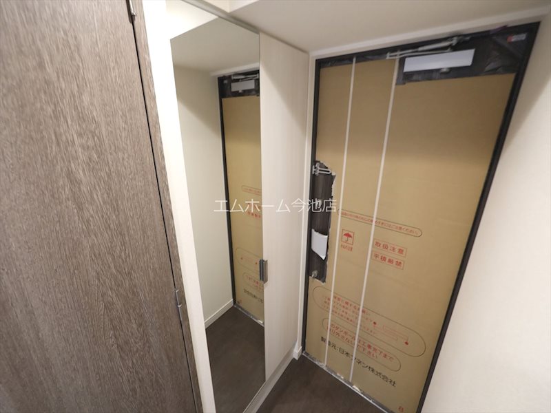 玄関　玄関　シューズボックス充実