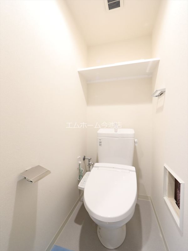 トイレ　温水洗浄便座付トイレ