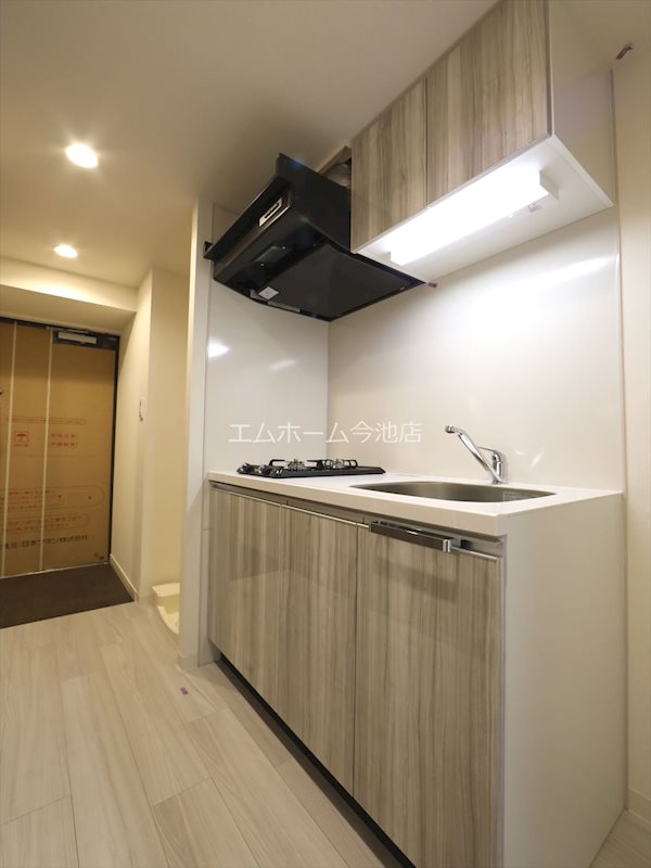 キッチン　システムキッチン（ガス2口コンロ付）