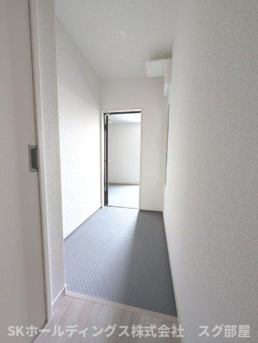 玄関　※写真は同タイプ別部屋のものとなります。