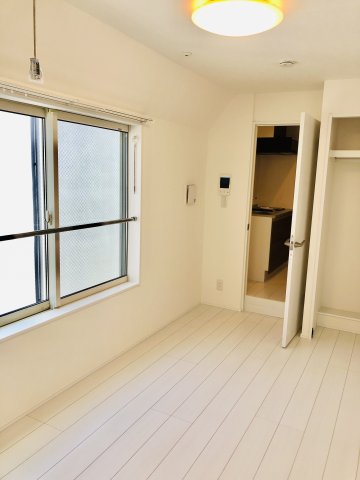 居室・リビング　スタンダードな洋室です