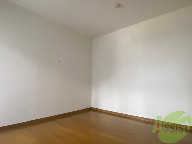 その他部屋・スペース　別な角度からのお部屋です。こちらにベッドを置いても快適ですね