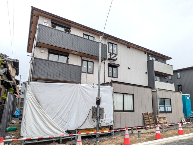 建物外観　建築中
