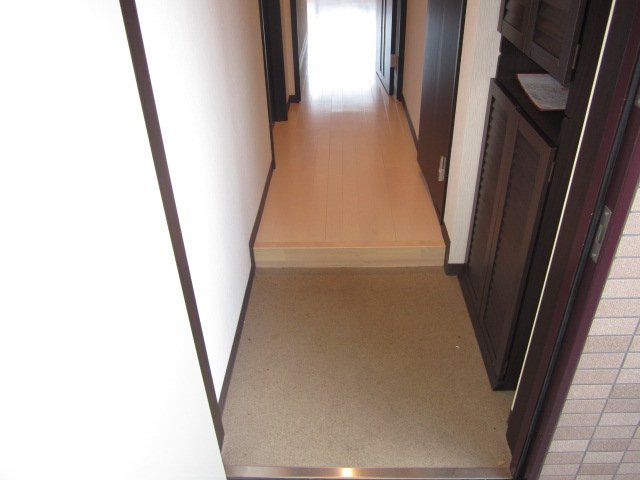 玄関　プリマベーラ龍ノ口